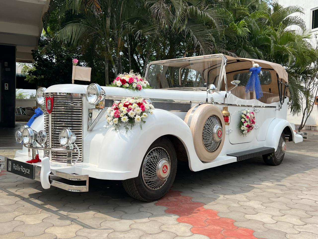 Vintage Car Entry